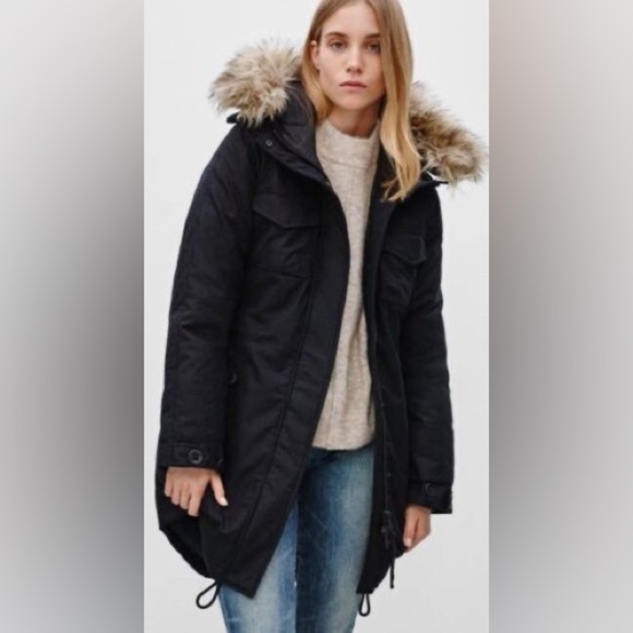 Aritzia Black Hooded Parka - Picture 3 of 11